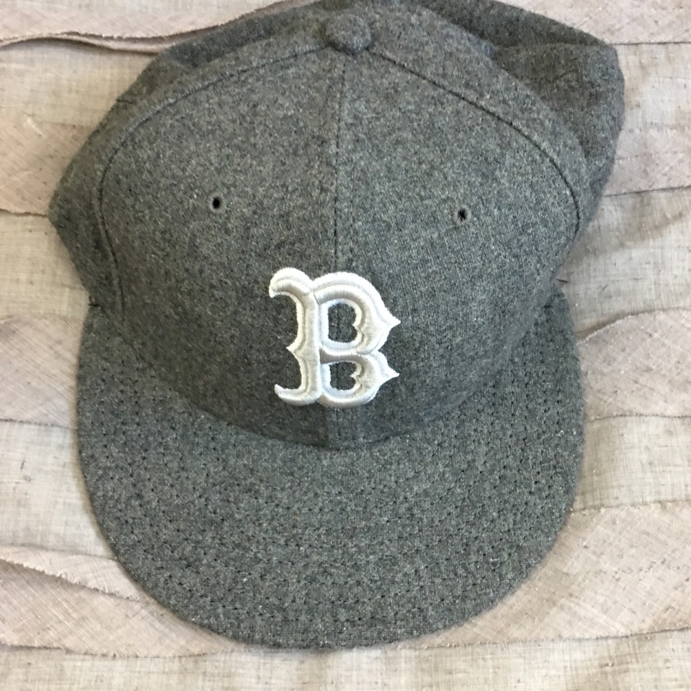 New Era Boston Red Sox Fitted Baseball Cap - Picture 2 of 3